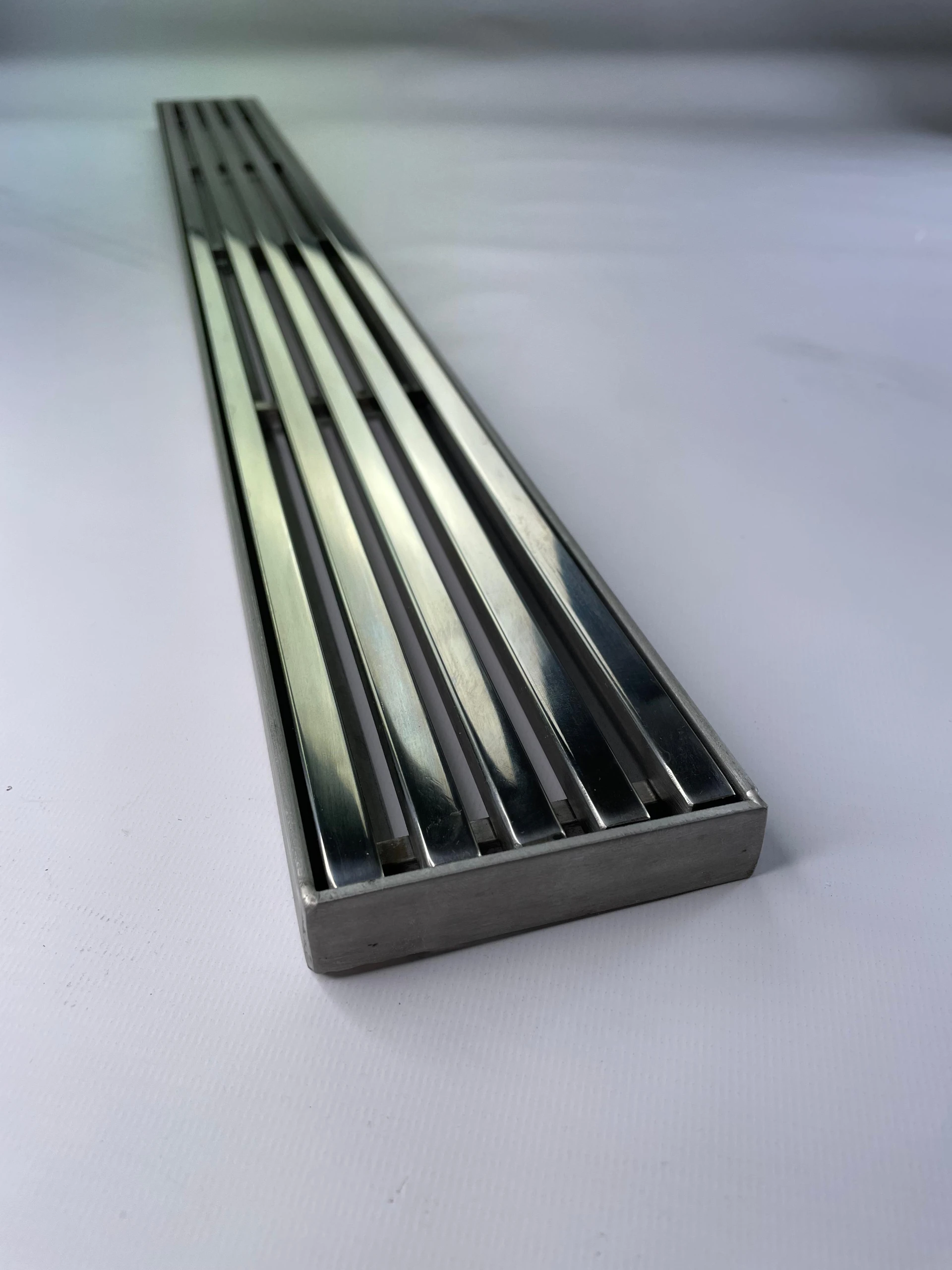RALO CONCEPT(grelha em inox 304L) | Linha Ralos para Piscina em aço inox | Ominia Inoxx